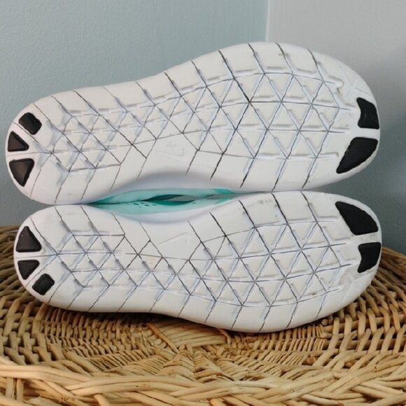 Nike Free Run Running Shoes Big Kid Youth Mint Green Sneakers Size 6 Y Athletic - Picture 11 of 13